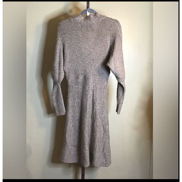 Moda International Women’s knit  V- Neck long Slv  Midi Tan Knit Dress  Sz. Sm - Picture 3 of 9